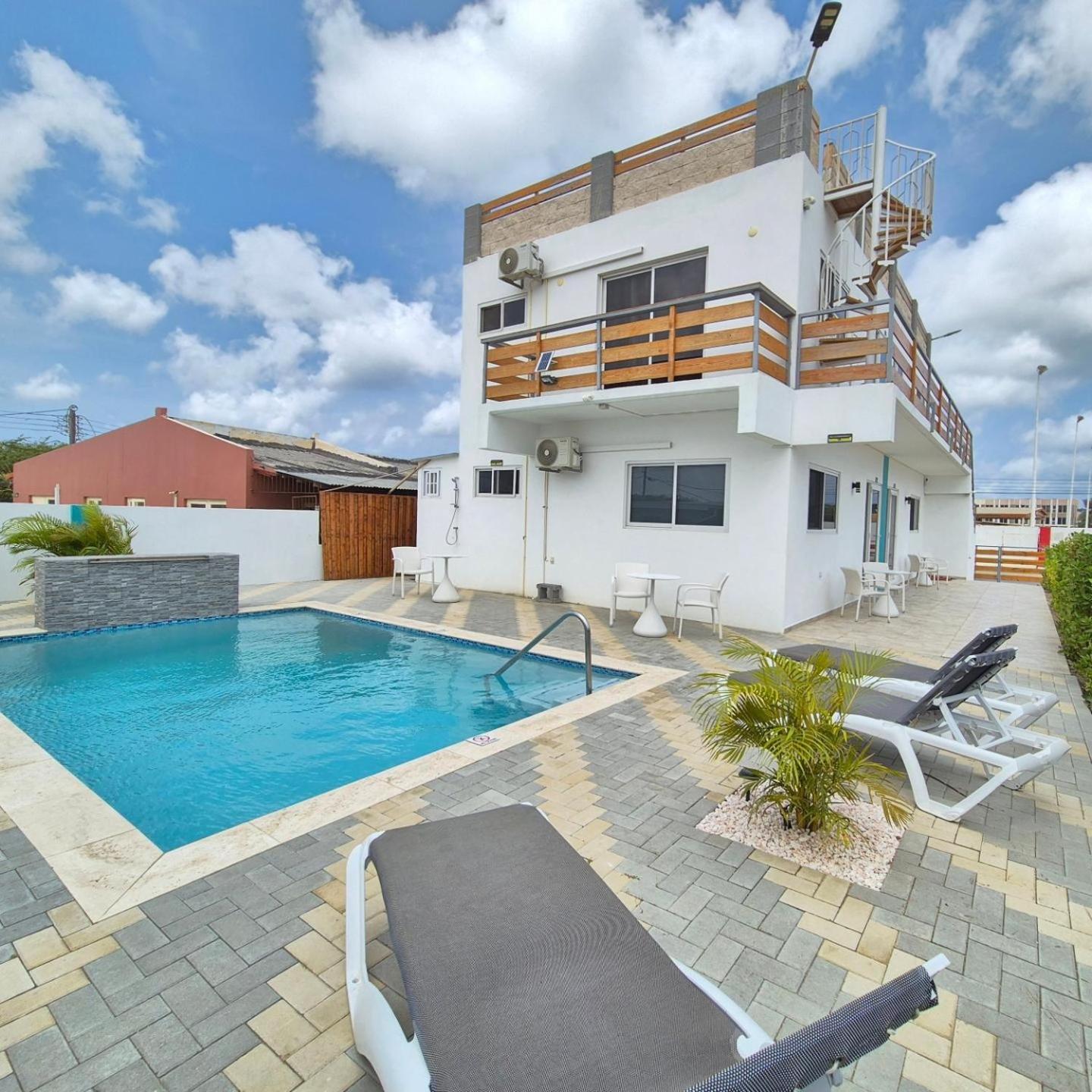 Ocean Breeze Apartments In Aruba Oranjestad Esterno foto