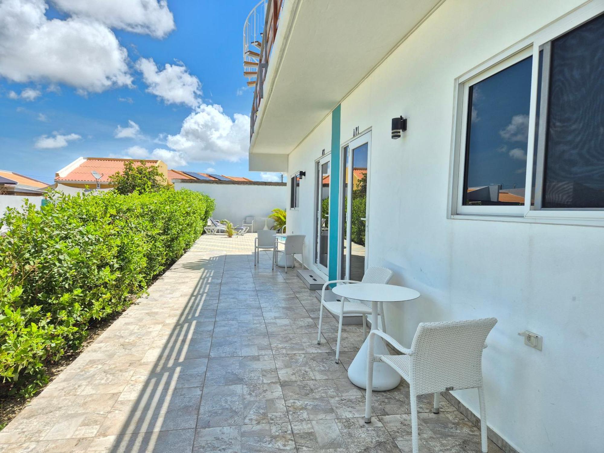 Ocean Breeze Apartments In Aruba Oranjestad Esterno foto