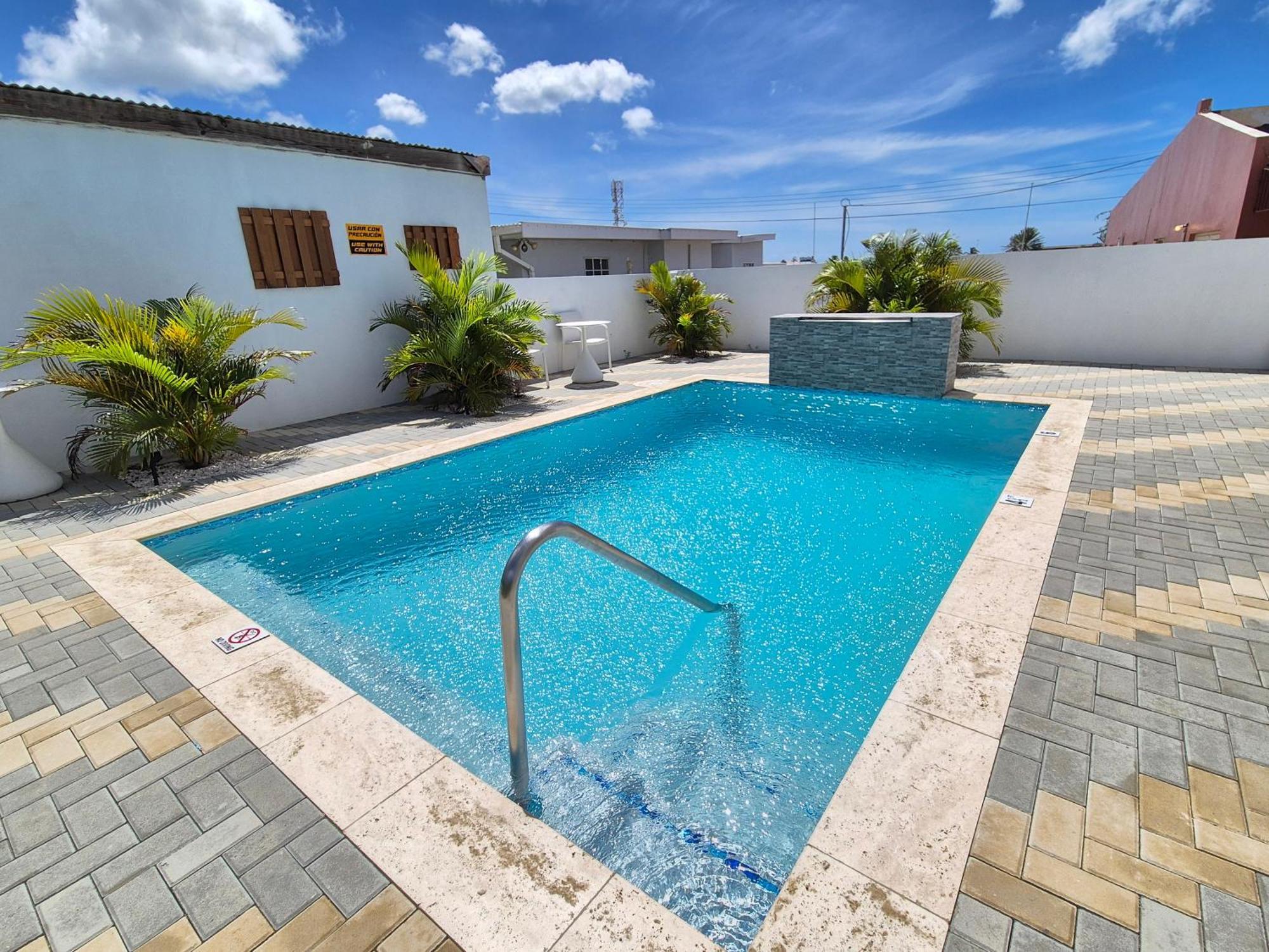 Ocean Breeze Apartments In Aruba Oranjestad Esterno foto